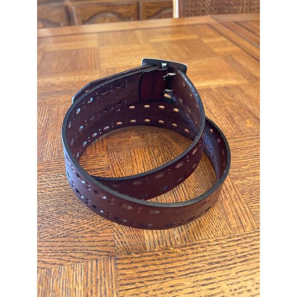 Leather laser cut belt with a brass buckle - Picture 2 of 3